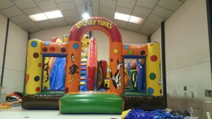 Hinchable Combinado Looney Tunes