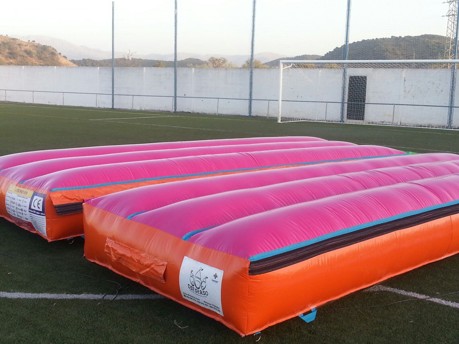 89. DIE 089: CASTILLO HINCHABLE DE COMPETICIÓN COLCHONETAS
