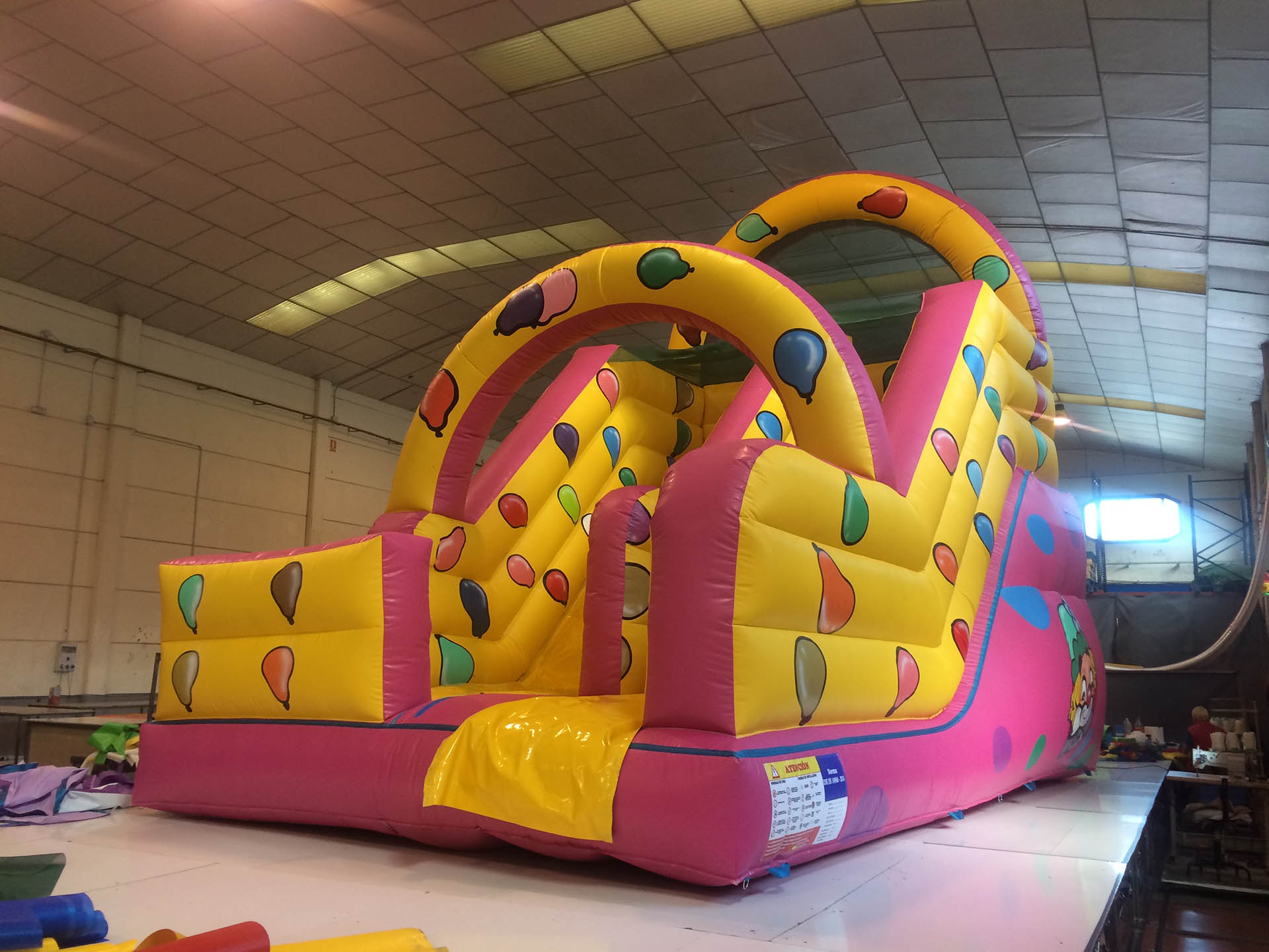 162. DIE 162: CASTILLO HINCHABLE TOBOGÁN PIZZA - Imagen 2